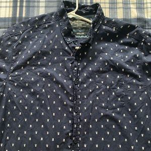 Men’s XL Skull and crossbones button up